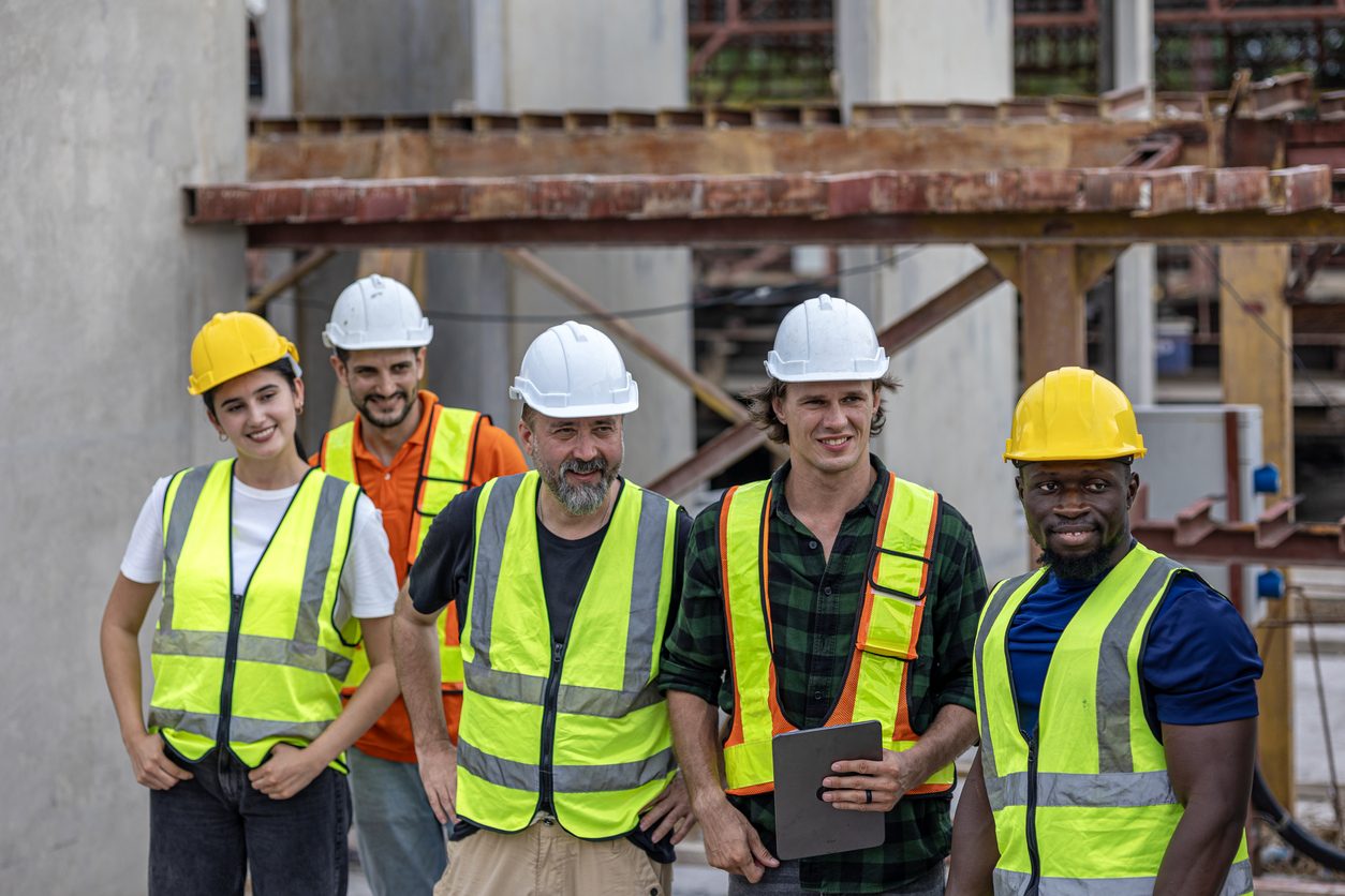 Le collectif Coverteams réuni sur un chantier